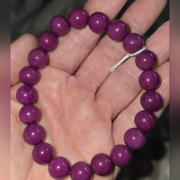 10mm Purple Sugilite Bracelet - Picture 3 of 8